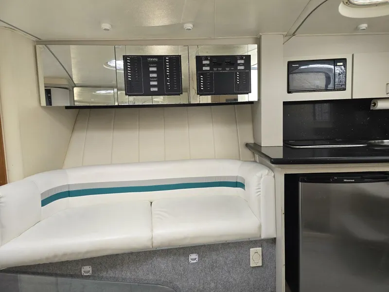 Slide: The Image of 1992 Mainship 360 - 4519766