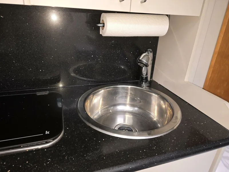 Slide: The Image of 1992 Mainship 360 - 4519767