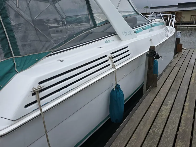 Slide: The Image of 1992 Mainship 360 - 4519741