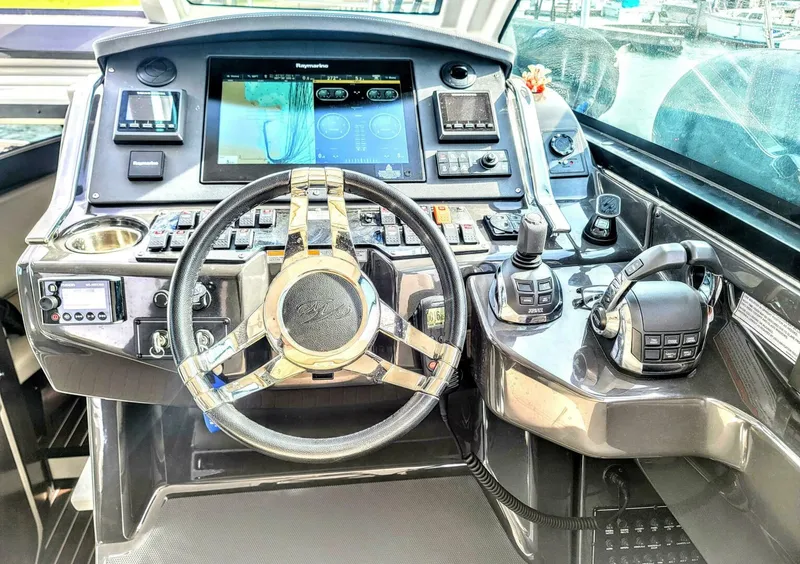 Slide: The Image of Monterey 360 Sport Coupe 2017 - 4522796