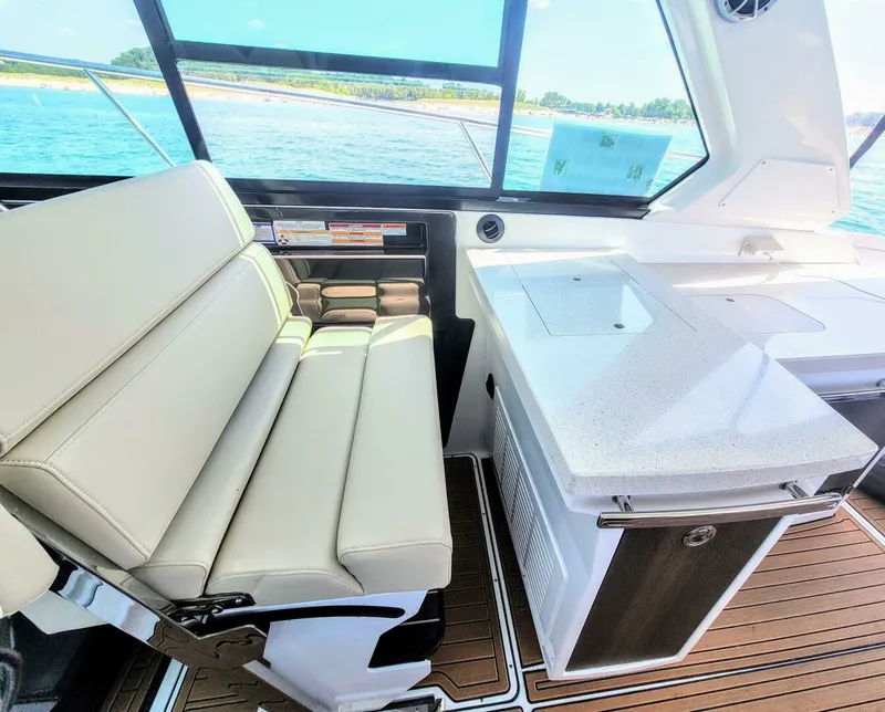 Slide: The Image of Monterey 360 Sport Coupe 2017 - 4522811