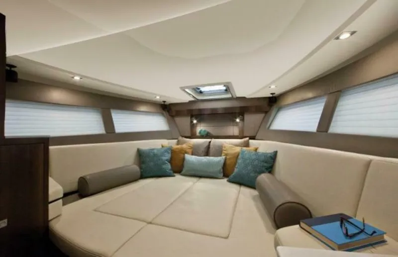 Slide: The Image of Monterey 360 Sport Coupe 2017 - 4522812