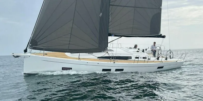 Slide: The Image of J/40 - NEW Sailing on the Wind - 4764687