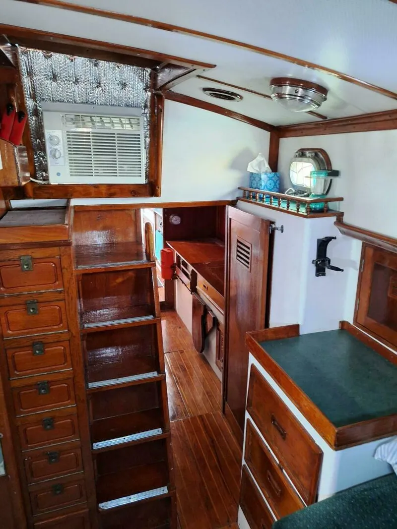 Slide: The Image of Cheoy Lee 40 1976 - 4526490