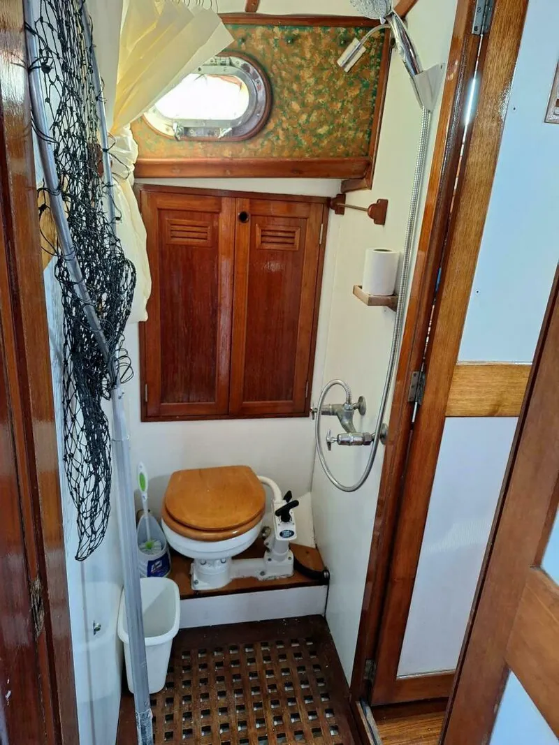 Slide: The Image of Cheoy Lee 40 1976 - 4526480