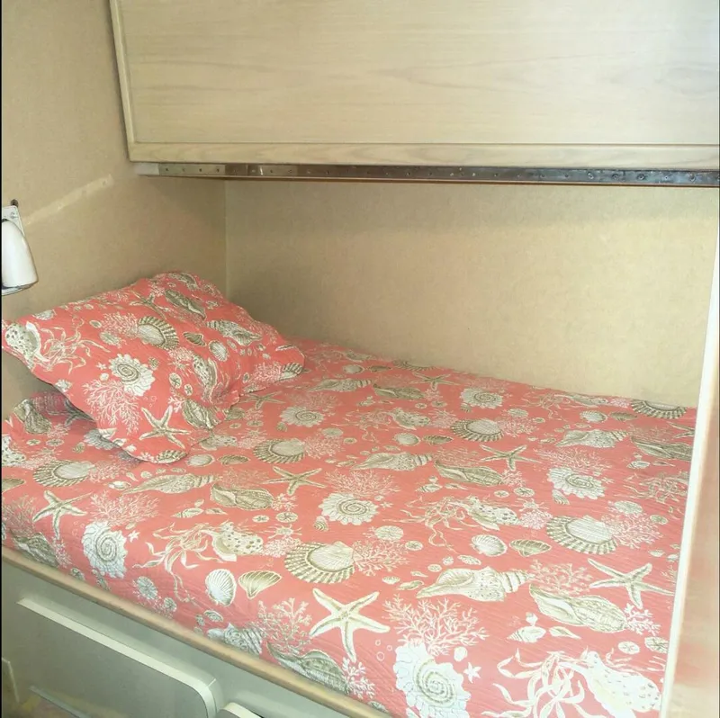 Slide: The Image of Crew Cabin   - 4531271