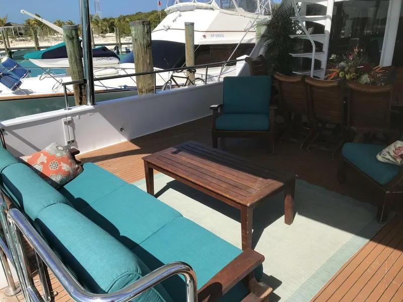 Slide: The Image of Aft Deck Seating   - 4531326