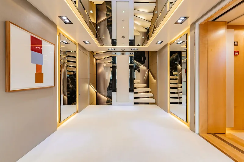 Slide: The Image of Loon 221' Main Deck Foyer - 4528211