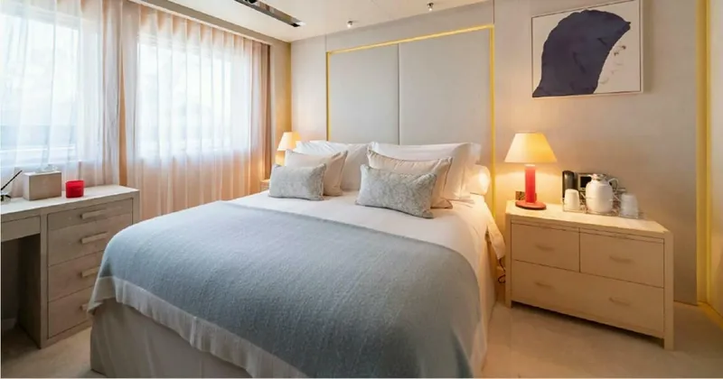 Slide: The Image of Loon 221' Skylounge Deck VIP guest stateroom - 4528229