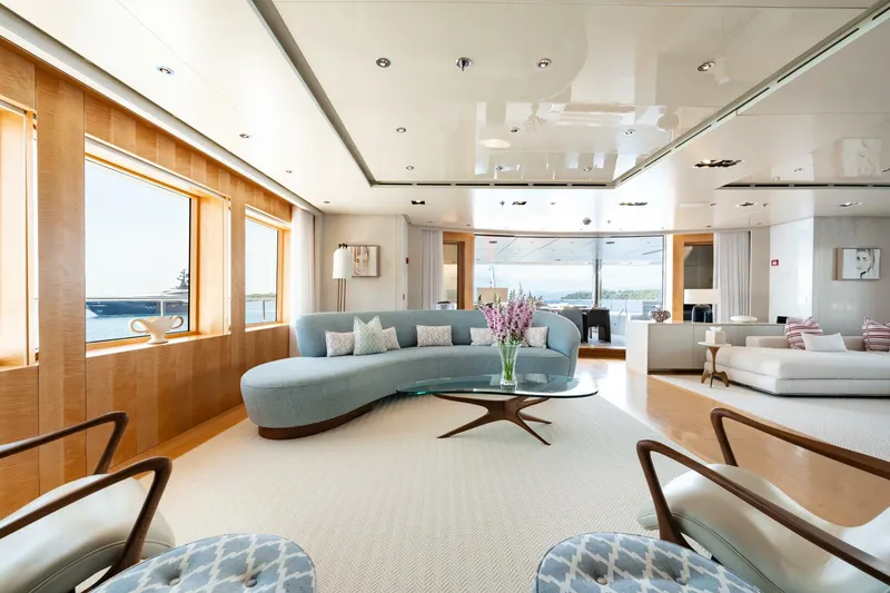 Slide: The Image of Loon 221' Skylounge Deck Salon - 4528240