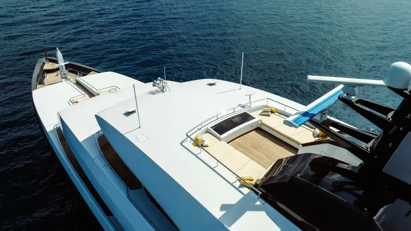 Slide: The Image of Loon 221' Sun Deck - 4528255