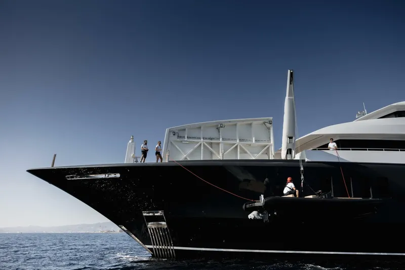 Slide: The Image of Loon 221' Bow and Garage Door in the Open Position - 4528269