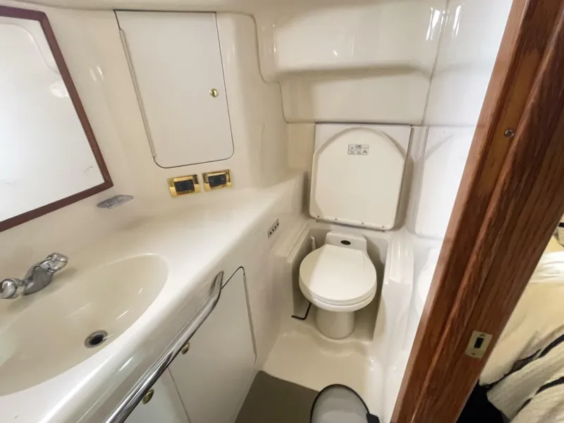 Slide: The Image of Sea Ray 420 AC 1998 - 4530166