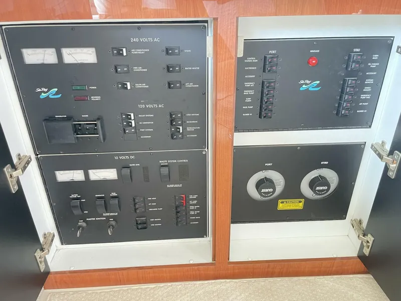 Slide: The Image of Sea Ray 420 AC 1998 - 4530222