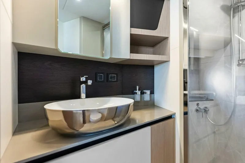 Slide: The Image of 2025 Absolute 47 Fly - Master Head - 5540126