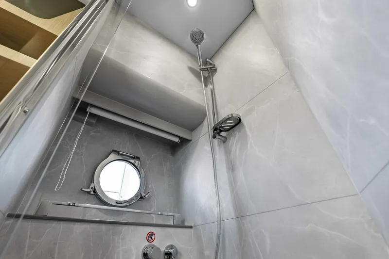 Slide: The Image of 2025 Absolute 47 Fly - Master Head - 5539996