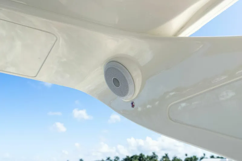 Slide: The Image of Absolute 47 Fly - Flybridge Speakers - 5540023