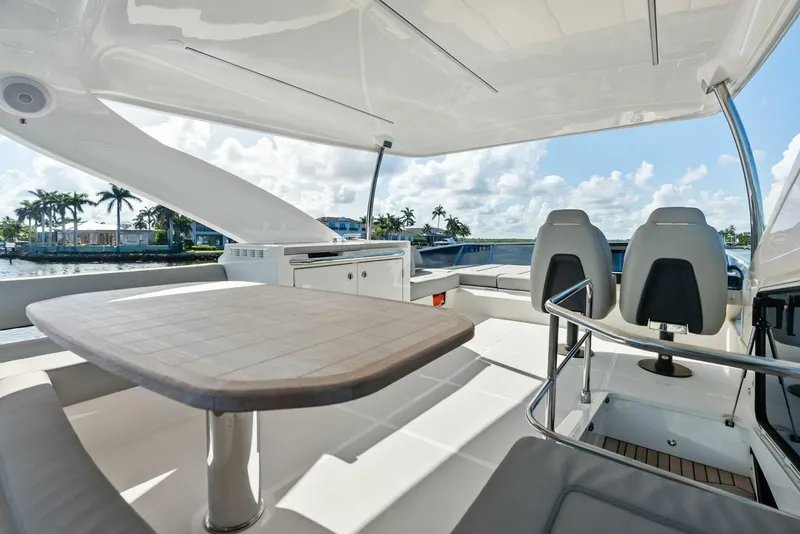 Slide: The Image of Absolute 47 Fly - Flybridge - 5540021