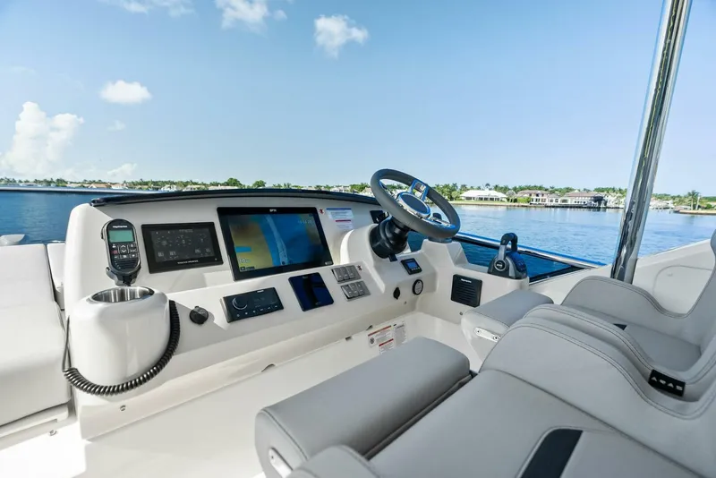 Slide: The Image of Absolute 47 Fly - Flybridge Helm - 5540013