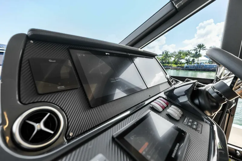 Slide: The Image of 2025 Absolute 47 Fly - Helm Electronics - 5540055