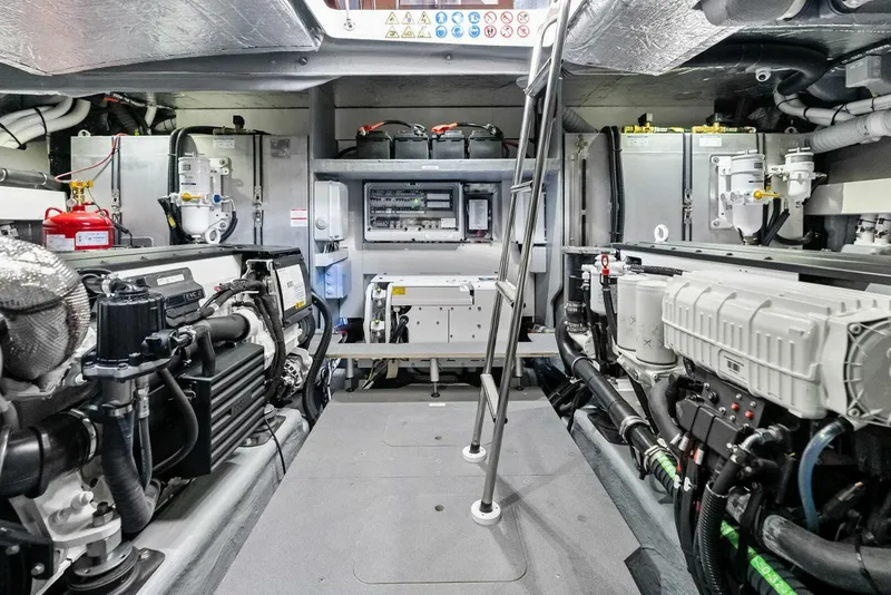 Slide: The Image of Absolute 47 Fly - Engine Room - 5539970