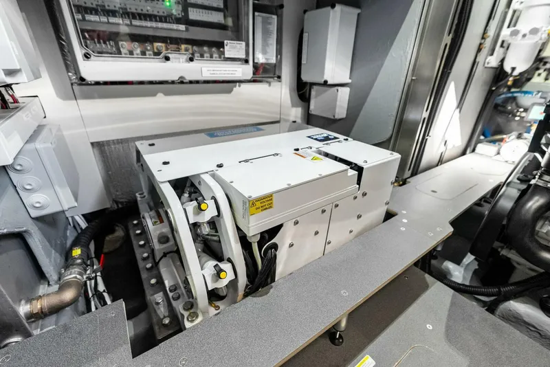 Slide: The Image of Absolute 47 Fly - Seakeeper - 5539975