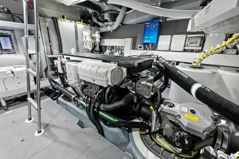 Slide: The Image of Absolute 47 Fly - Engine Room - 5539971