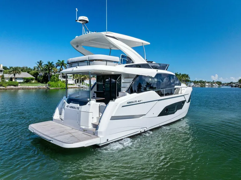 Slide: The Image of Absolute 47 Fly - Profile Stern 3/4 Starboard - 5539963