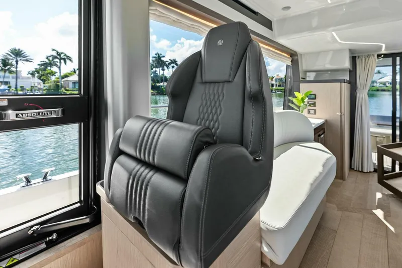 Slide: The Image of 2025 Absolute 47 Fly - Helm Seating - 5540056