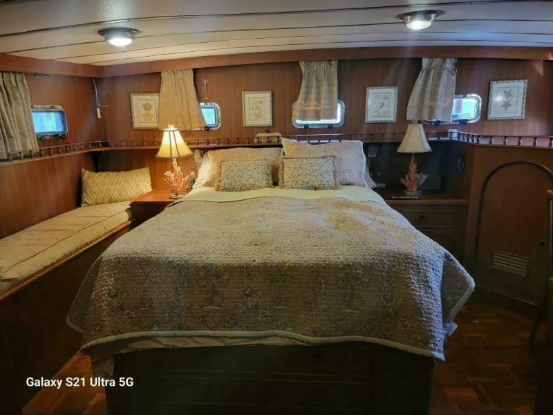 Slide: The Image of Marine Trader Wide Body 1987 - 4537926