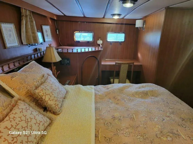 Slide: The Image of Marine Trader Wide Body 1987 - 4537929