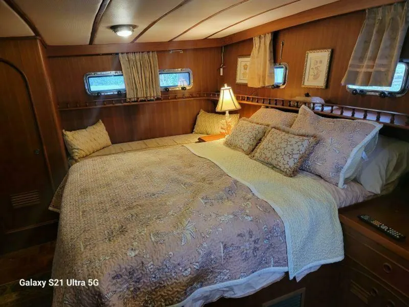 Slide: The Image of Marine Trader Wide Body 1987 - 4537930