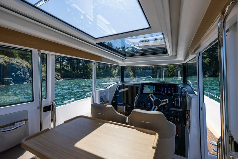 Slide: The Image of Nimbus C9 2024 - 4624679