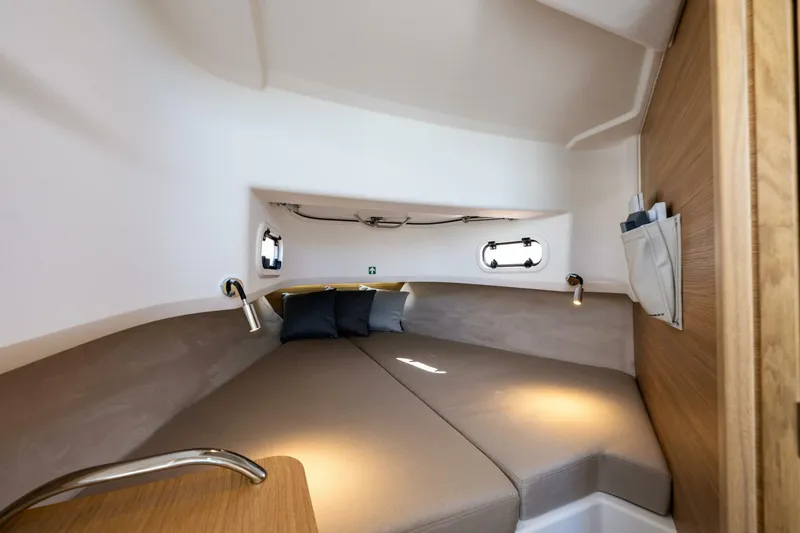 Slide: The Image of Nimbus C9 2024 - 4624674