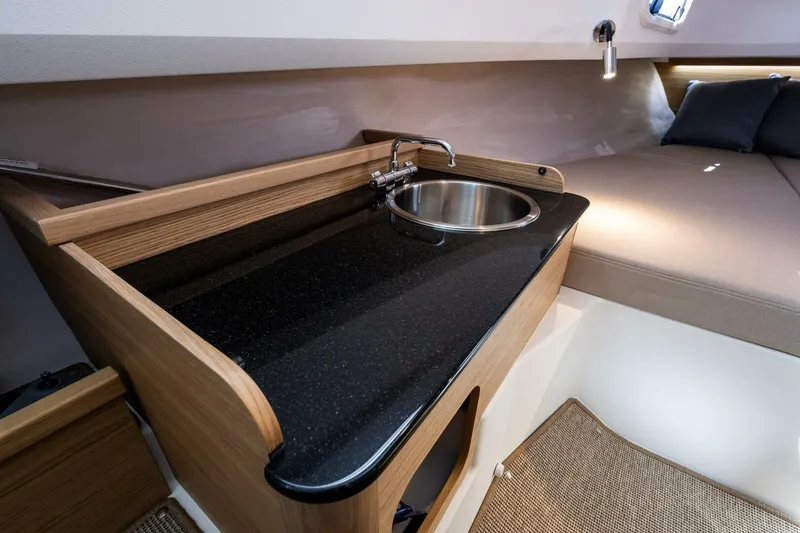 Slide: The Image of Nimbus C9 2024 - 4624664