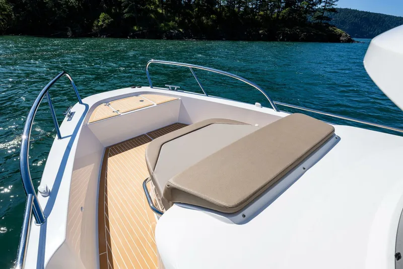 Slide: The Image of Nimbus C9 2024 - 4624675