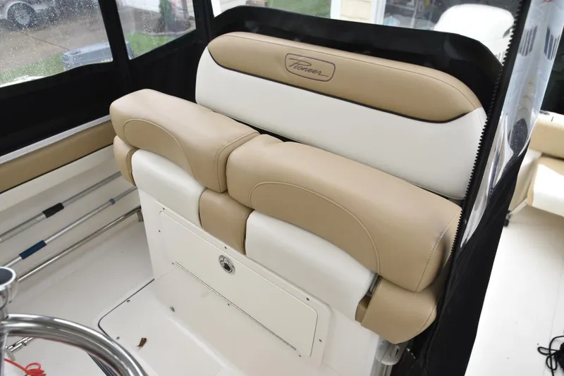 Slide: The Image of Pioneer 222 Sportfish 2021 - 4537993