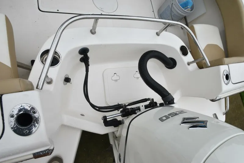 Slide: The Image of Pioneer 222 Sportfish 2021 - 4537986