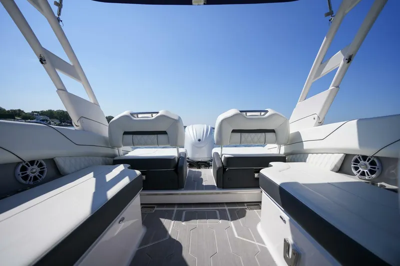 Slide: The Image of Regal LX6 2023 - 4631480