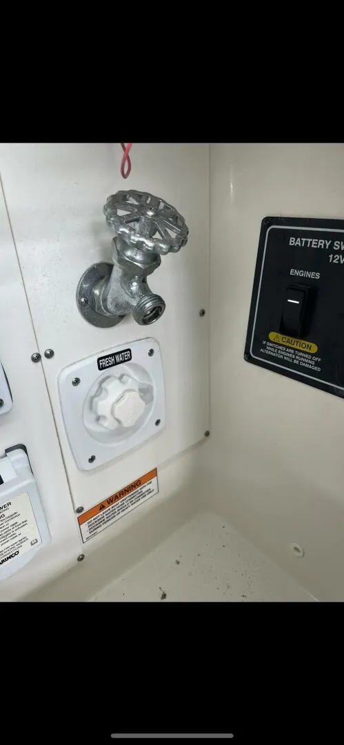 Slide: The Image of Sea Ray 37 2022 - 4544549