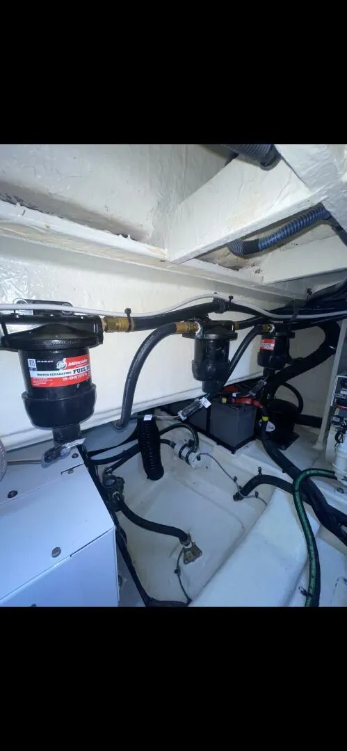 Slide: The Image of Sea Ray 37 2022 - 4544575