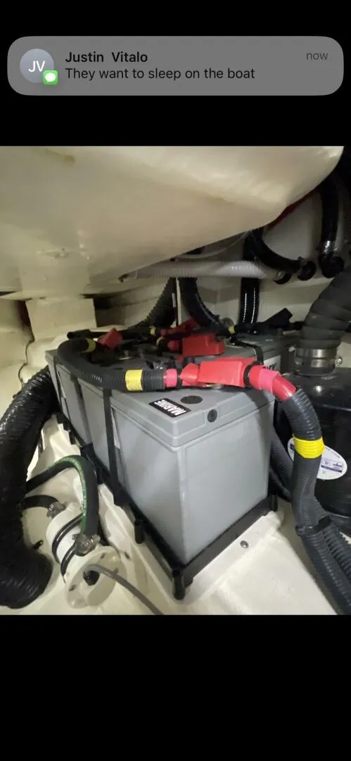 Slide: The Image of Sea Ray 37 2022 - 4544625