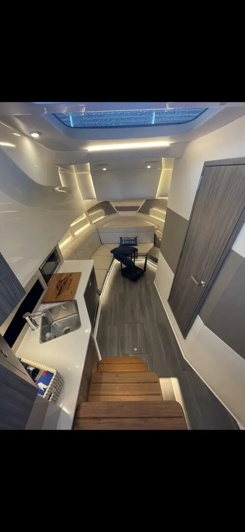 Slide: The Image of Sea Ray 37 2022 - 4544648