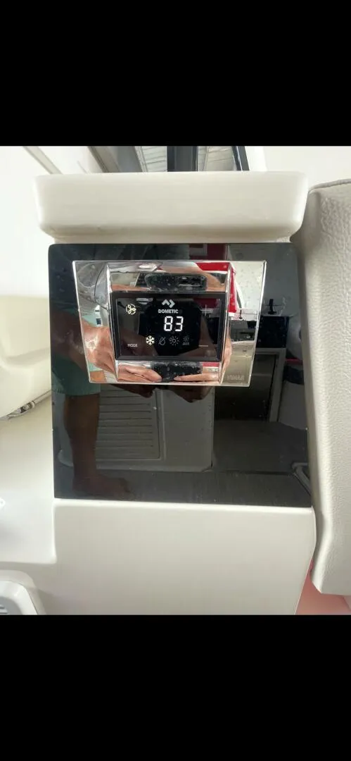 Slide: The Image of Sea Ray 37 2022 - 4544649