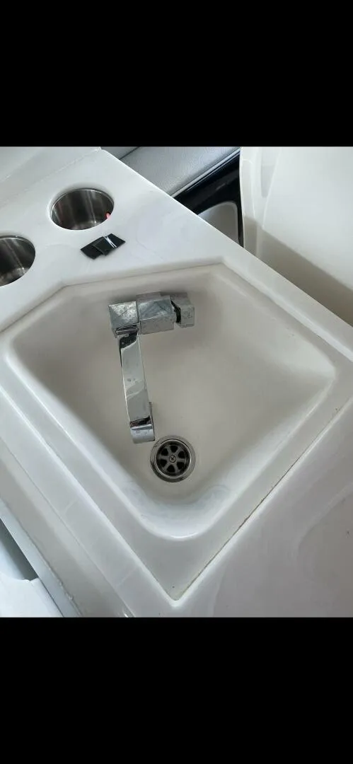 Slide: The Image of Sea Ray 37 2022 - 4544652