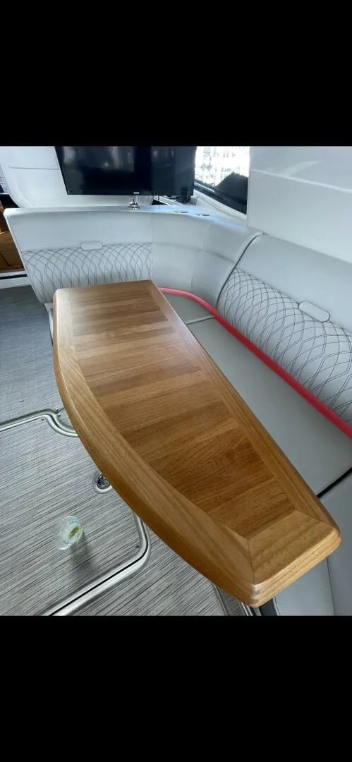 Slide: The Image of Sea Ray 37 2022 - 4544655