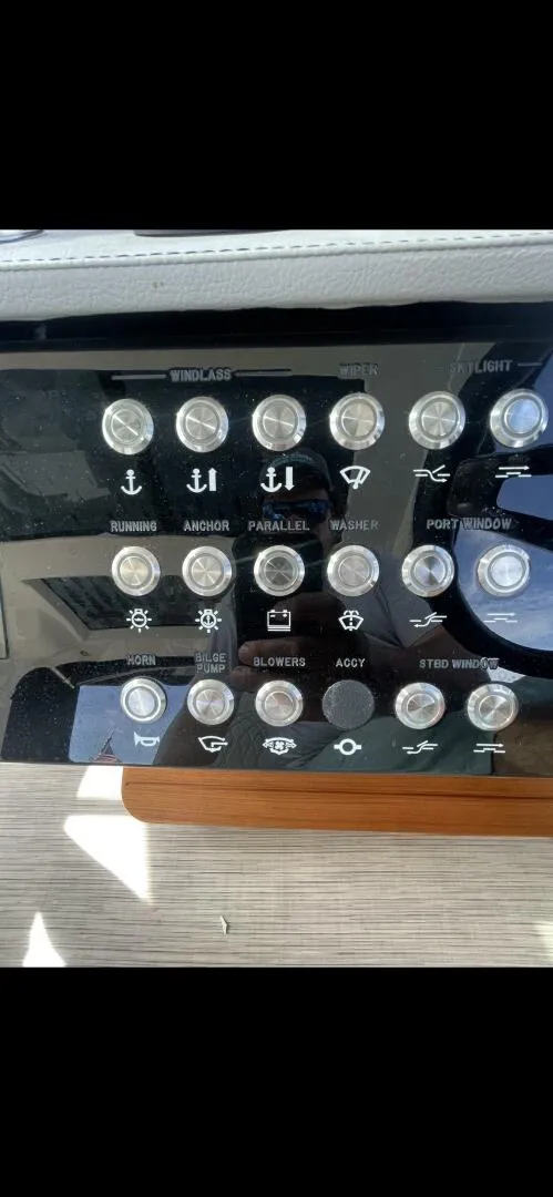 Slide: The Image of Sea Ray 37 2022 - 4544662