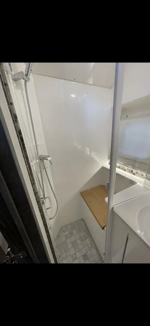 Slide: The Image of Sea Ray 37 2022 - 4544672