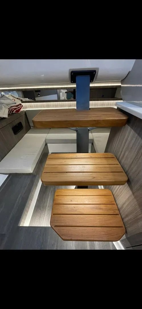 Slide: The Image of Sea Ray 37 2022 - 4544675