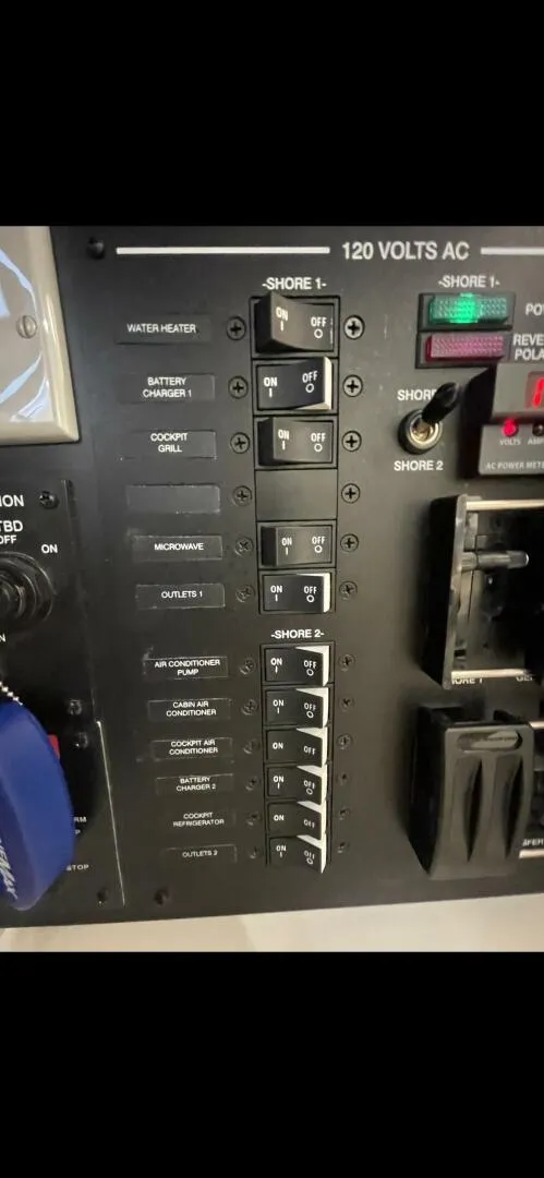 Slide: The Image of Sea Ray 37 2022 - 4544683